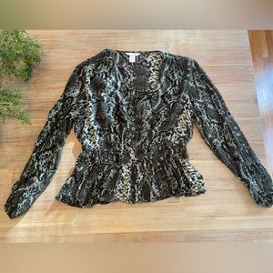 Snake skin pattern long sleeve top